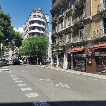 Bel Appartement Charme Ancien Dans Quartier Anime Grenoble Eksteriør billede