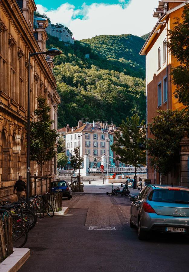 Bel Appartement Charme Ancien Dans Quartier Anime Grenoble Eksteriør billede